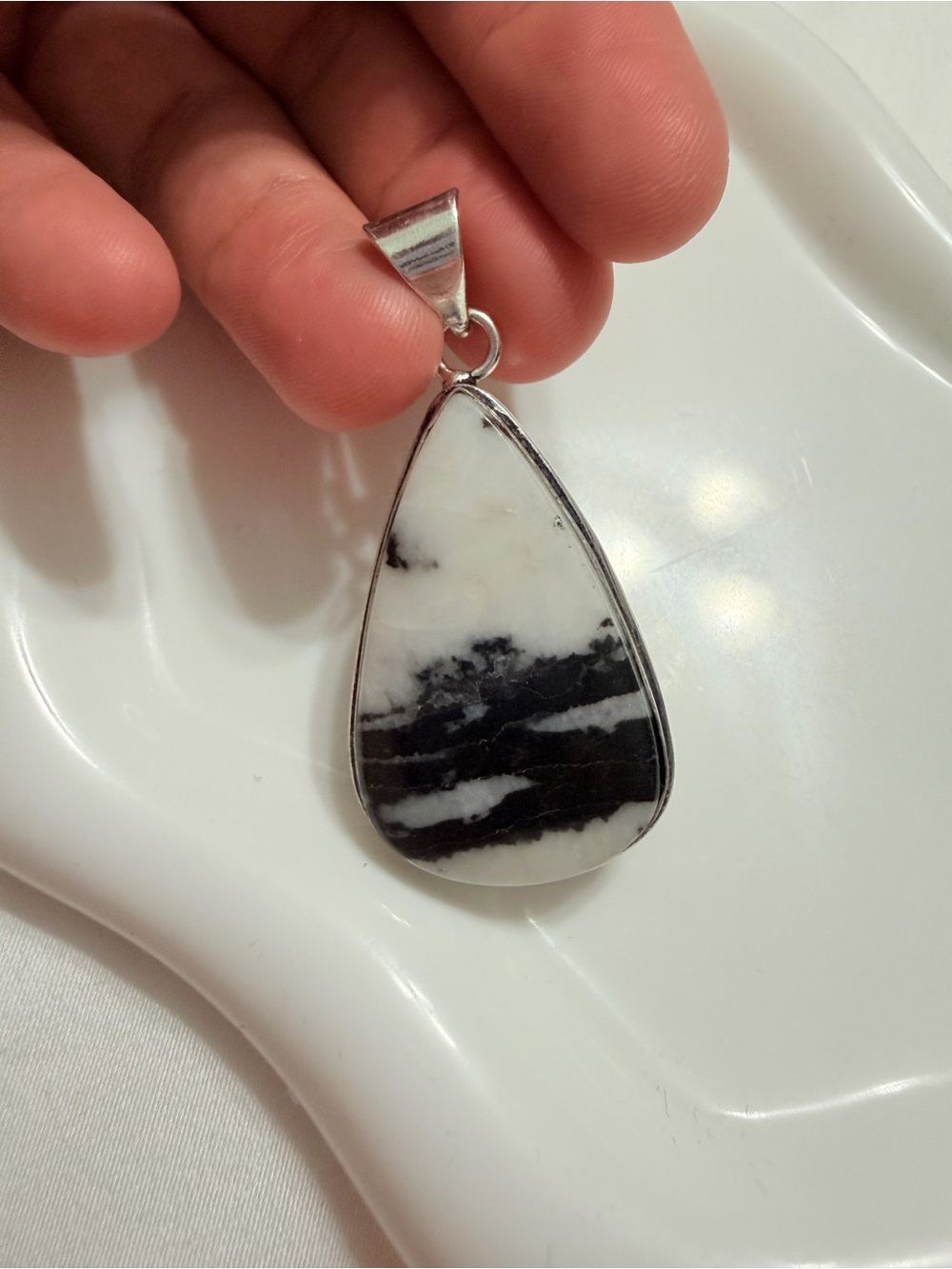 925 Sterling Western Style White and Black Handcrafted Teardrop Stone Pendant